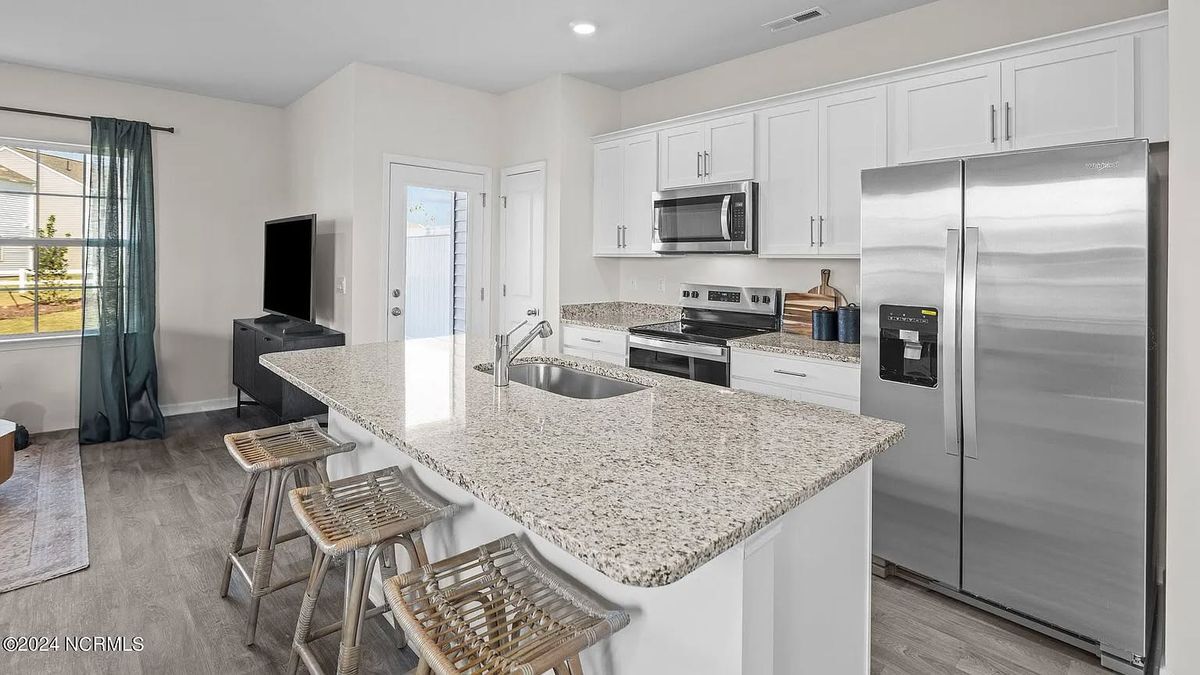 Building Photo - 3405 Sedge Dr