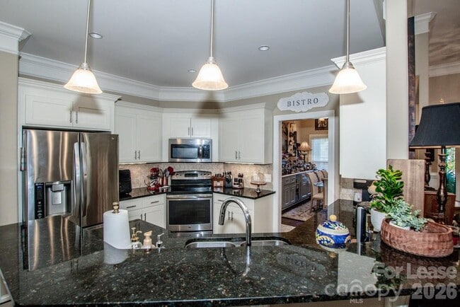 Building Photo - 111 River Birch Cir