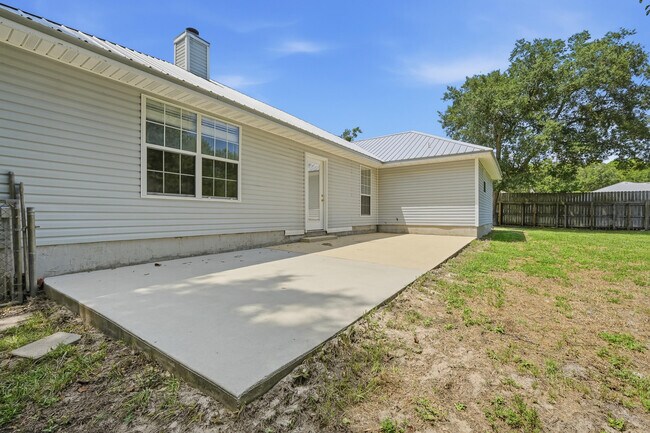 Building Photo - 91 Cedar Beach Cove