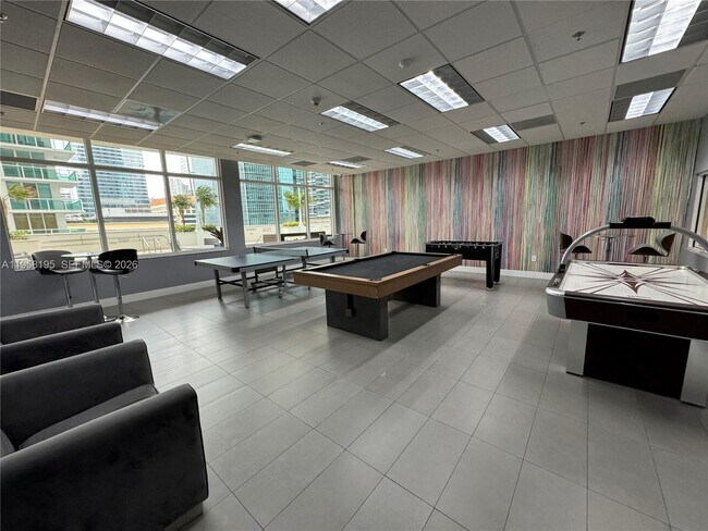 Building Photo - 1200 Brickell Bay Dr