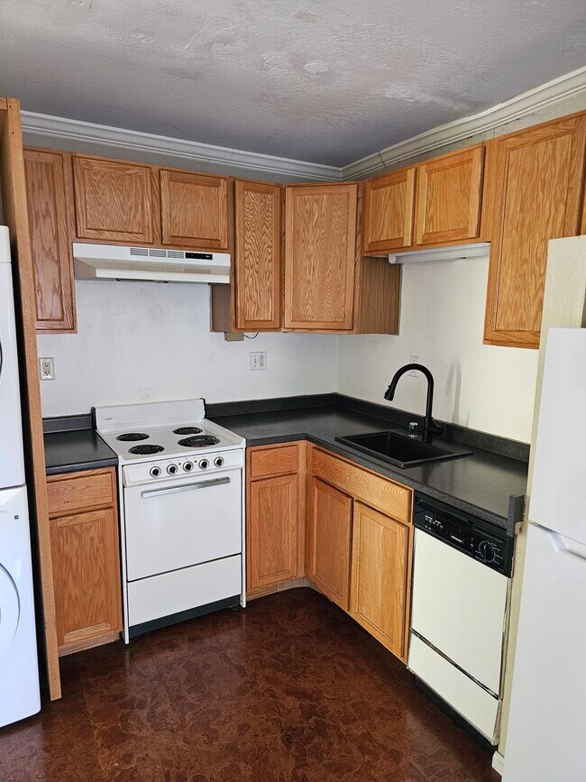 Building Photo - 206 Ross Valley Dr