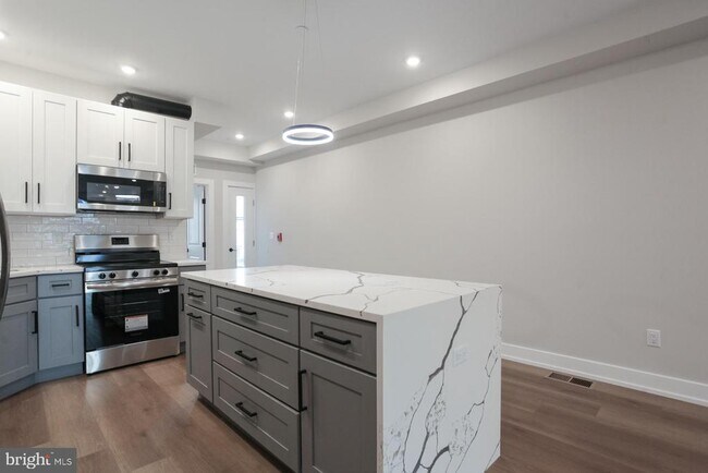 Building Photo - 3849 Fairmount Ave