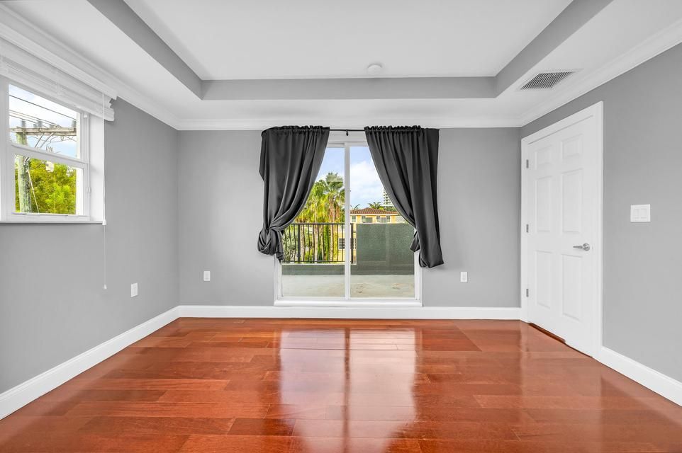 Building Photo - 486 SW 5th St