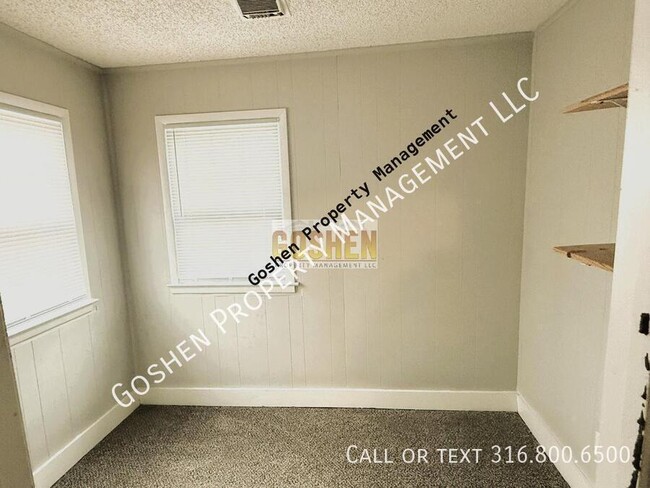 Building Photo - 1411 N Erie Ave