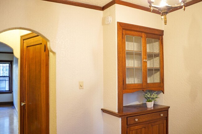 Building Photo - Tired of Commuting? This Amazing Townhome ...
