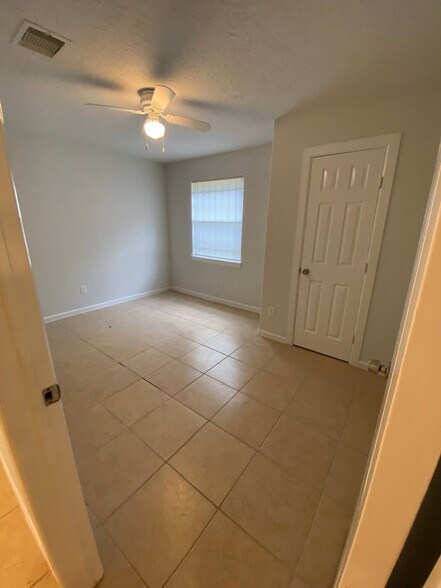 Building Photo - 10843 Fairland Dr