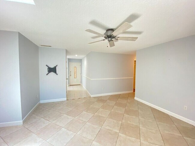 Building Photo - 104 Hatfield Ct