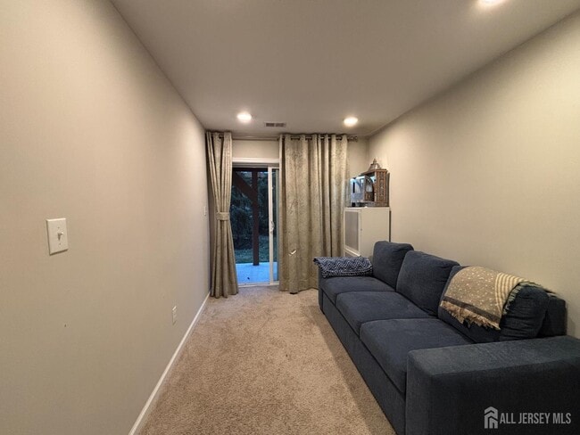 Building Photo - 1205 Hights Farm Rd N