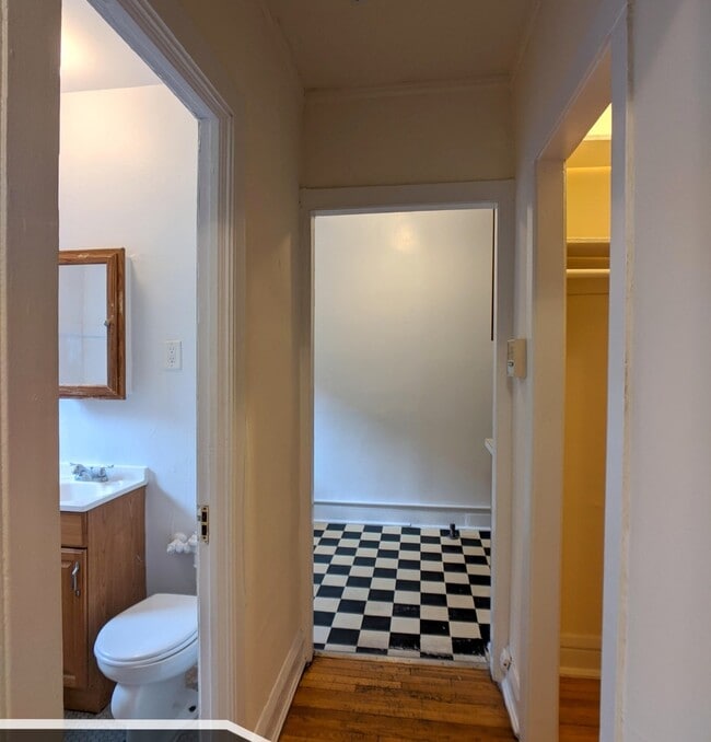 Building Photo - 3304 W Schubert Ave