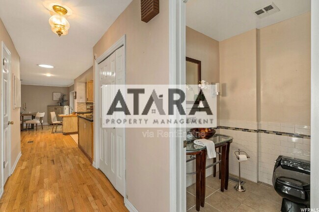 Building Photo - 1577 E Tomahawk Dr