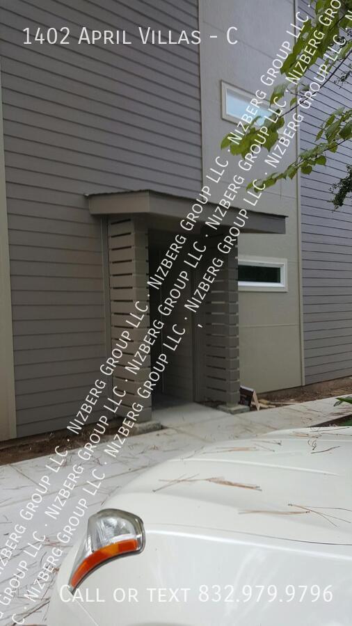 Building Photo - 1402 April Villas