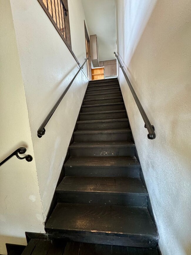 Building Photo - Ocean Park 2-Story Home, Deck with Views, Separate Living Spaces