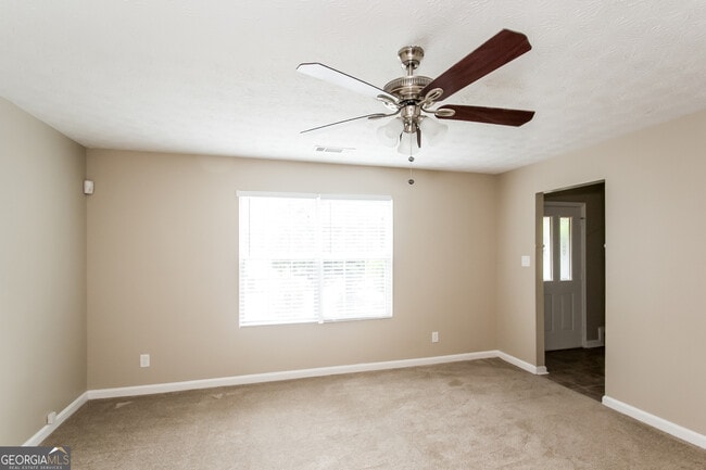 Building Photo - 640 Windchase Pl