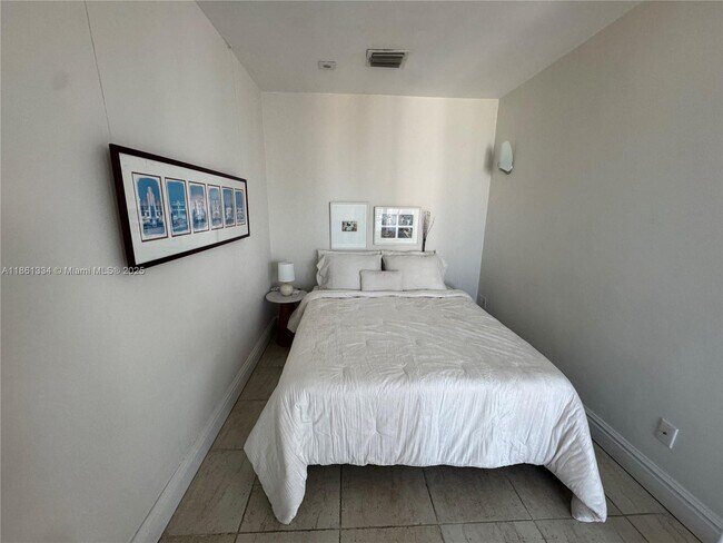 Building Photo - 5401 Collins Ave
