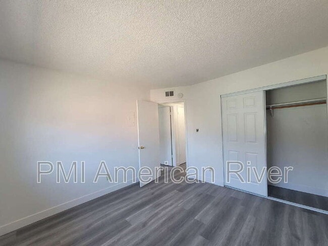 Building Photo - 75 Nedra Ct