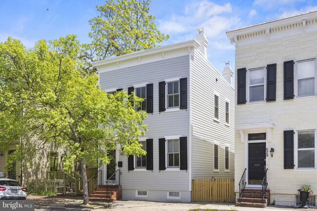 Primary Photo - 631 N Columbus St