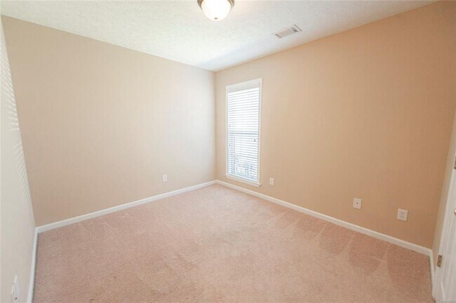 Building Photo - 6317 Burbank Crossing Loop
