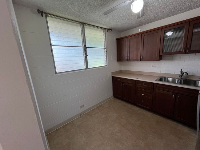 Building Photo - Salt Lake (Honolulu) Ilima West - 2 bedroo...