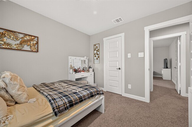 Building Photo - 7211 Colwyn Bay Trl