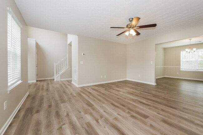 Building Photo - 1405 St Teresa Ct