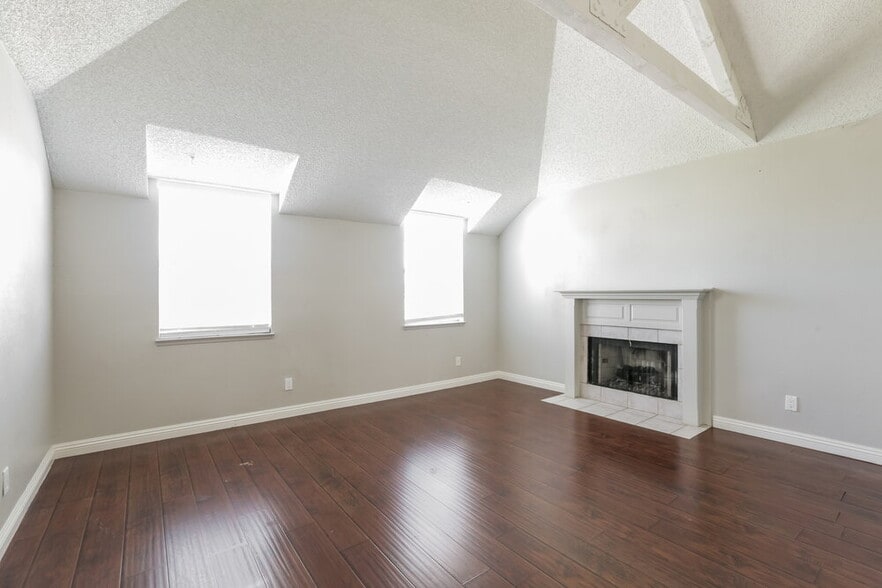 Building Photo - 7217 Chesterton Dr