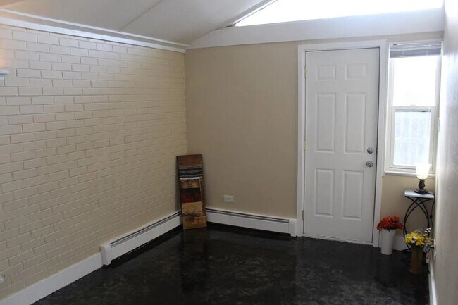 Building Photo - 1400 Julian St