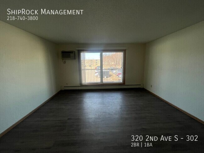 Building Photo - 320 2nd Ave S