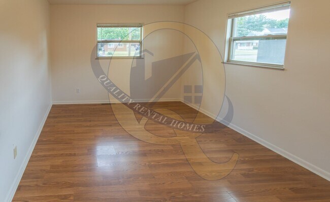 Building Photo - Available Now in Flint Twp.!!
