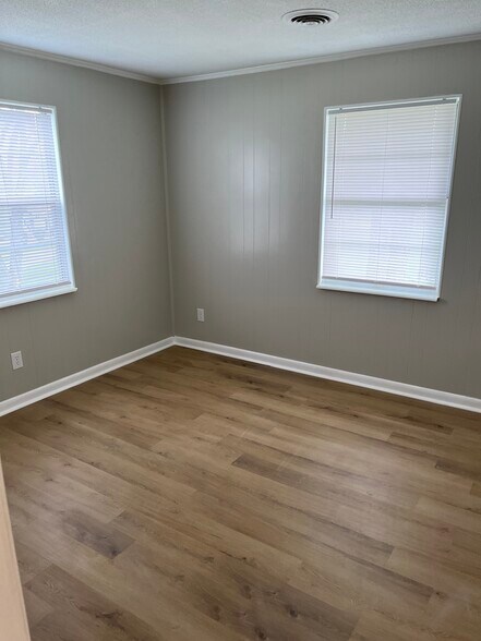 Bedroom 1 - 1031 W Vann Rd