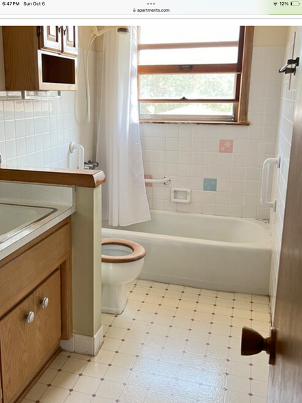 Bathroom - 4724 N 88th Ct