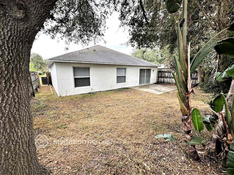 Building Photo - 8028 Birman St