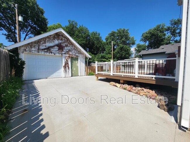 Building Photo - 2300 Sewell St