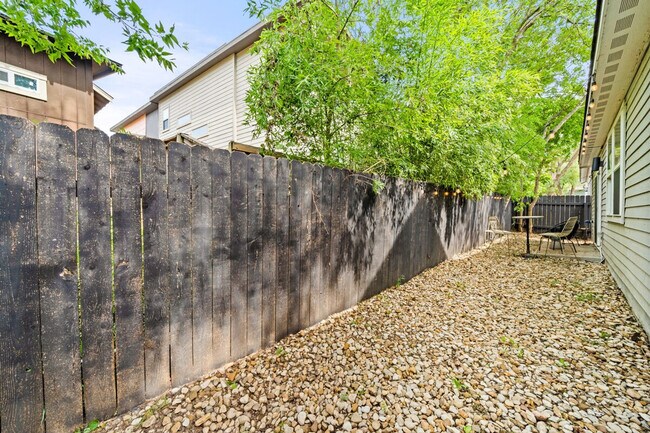 Building Photo - 1307 Fort Branch Blvd