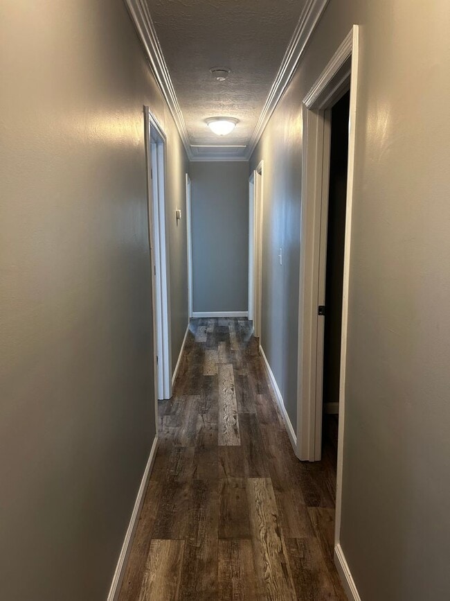 Building Photo - Beautiful Home 4 bedroom 3 bath