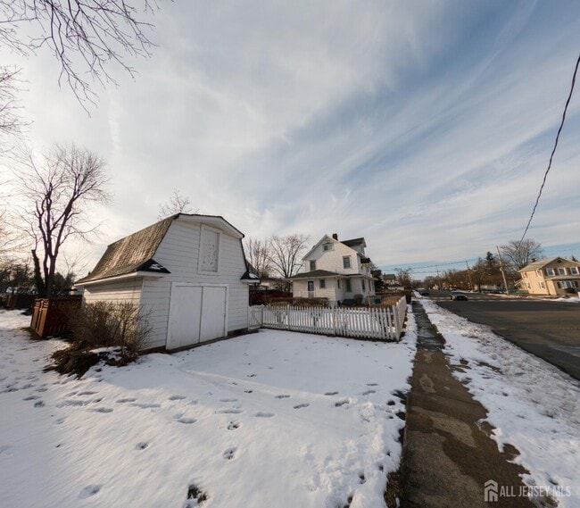 Building Photo - 15 Sedgwick St