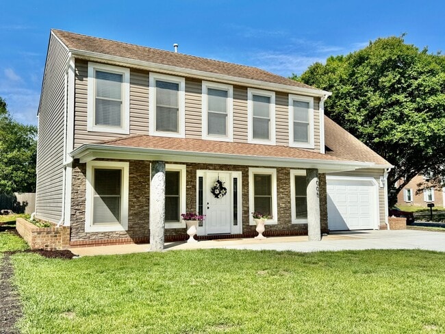 Building Photo - Available NOW! Unique Home in Wesleyan Cha...