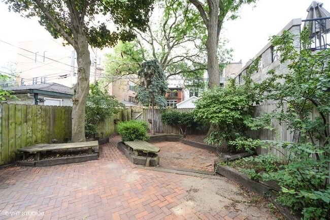 Building Photo - 2112 N Dayton St