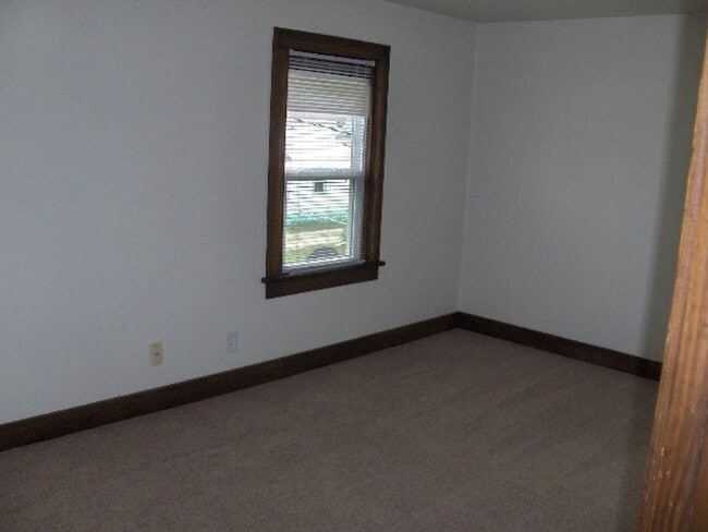 Building Photo - 713 Elmore St