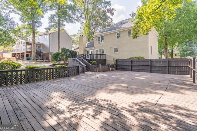 Building Photo - 736 Singley Dr