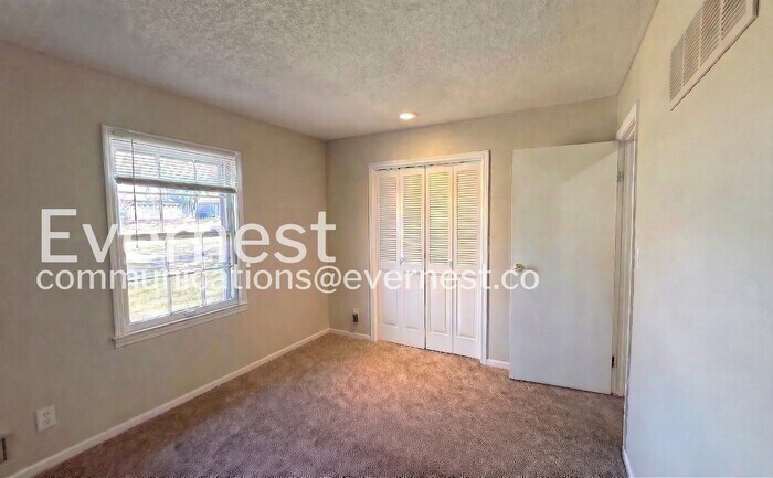 Building Photo - 13002 Crystal Ave