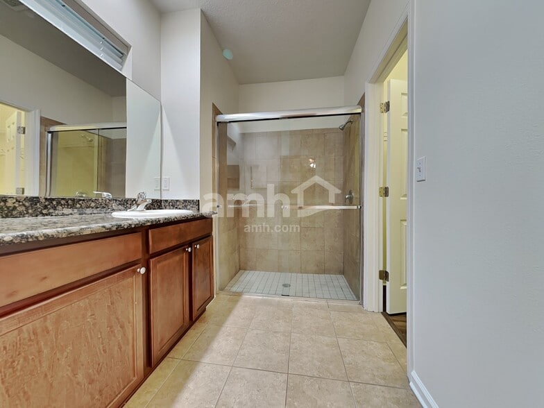 Building Photo - 235 Buck Run Way