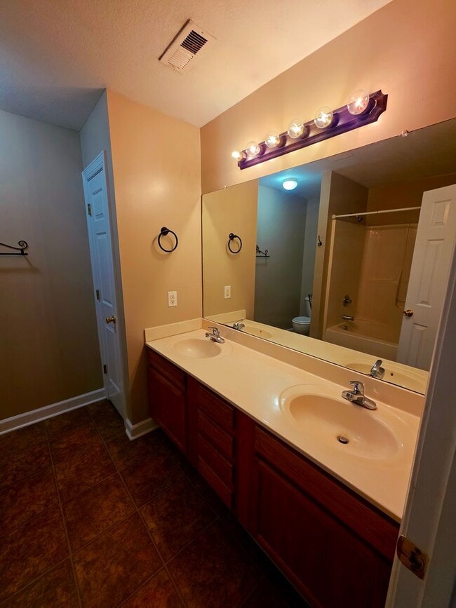 Building Photo - 2 BR 1.5 BA townhouse in Carolina Plantation