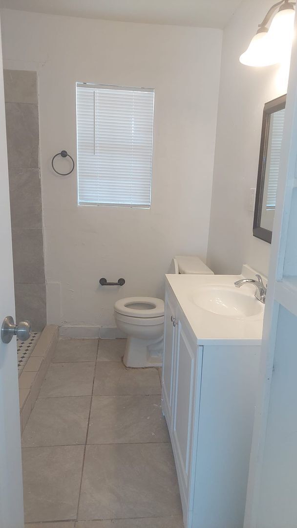 Building Photo - 1533 10th St