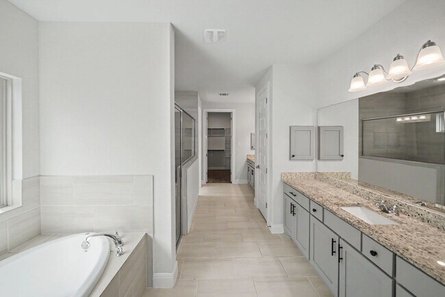 Building Photo - Stunning 4BR Home with 3-Car Garage in Turning Stone - Realtor Commission: $750