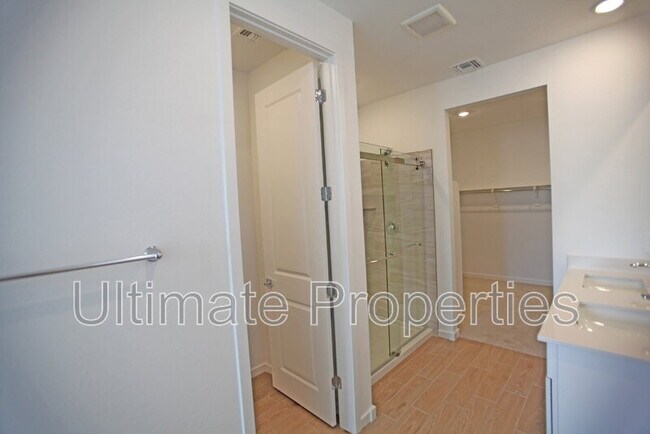 Building Photo - 17655 W Monroe St