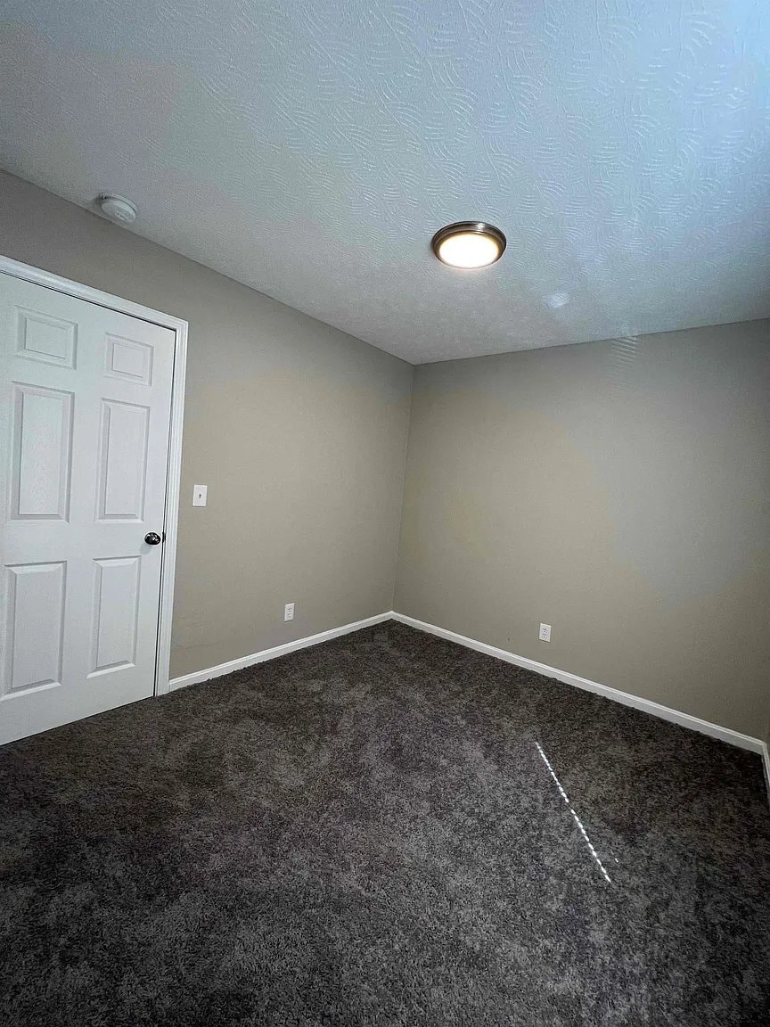 Building Photo - 2117 W Burnett Ave