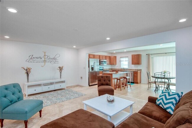 Building Photo - 3810 Exeter Ln