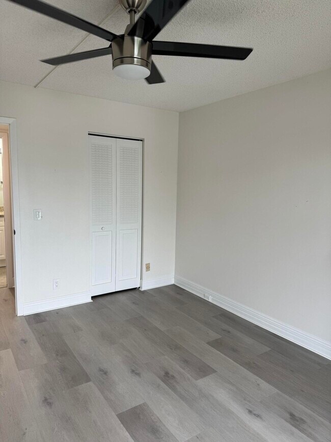 Building Photo - 2039 Rexford A