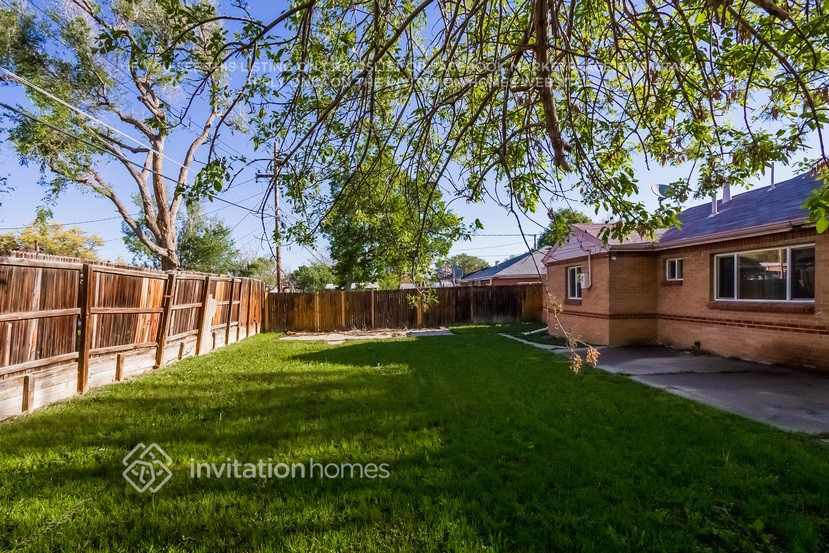 Building Photo - 9301 Lillian Ln