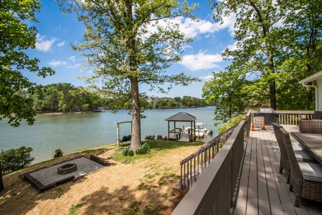 Building Photo - 16920 Landover Rd